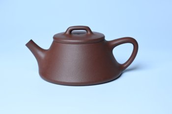 紫砂壶图片：口盖略宽 美壶特惠 好紫泥曲石瓢 喜欢小品的来 性价比高 - 宜兴紫砂壶网