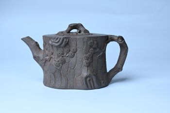 紫砂壶图片：美壶特惠 精致青段泥全松皮 全手工松桩壶 肌理丰富 特文气 - 宜兴紫砂壶网