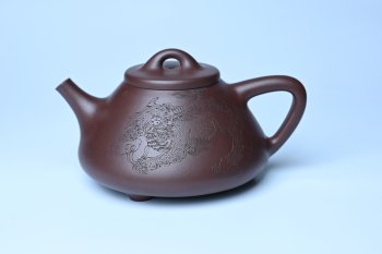 紫砂壶图片：特油润底曹青 全手工子冶石瓢 助工装饰菩萨坐骑瑞兽 - 宜兴紫砂壶网