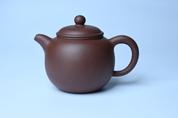 紫砂壶图片：毛国强入室弟子黄云初 特好老紫泥匏尊壶 名家何水法书法“坐忘” 刘世涛伯陶刻 - 宜兴紫砂壶网