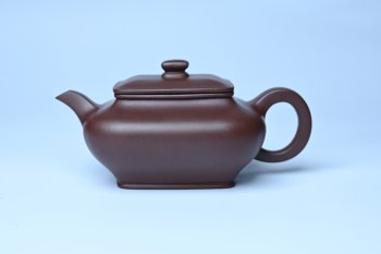 紫砂壶图片：油润老紫泥全手工精工小四方虚扁壶 - 宜兴紫砂壶网