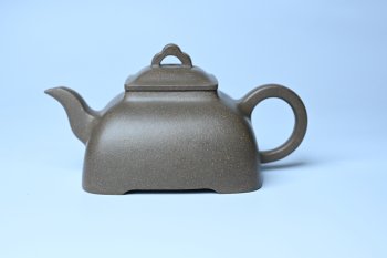 紫砂壶图片：实力派张海艳全手工蟹壳老青段泥精工弧菱壶 - 宜兴紫砂壶网