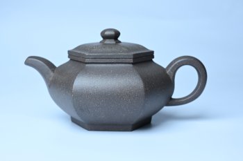 紫砂壶图片：实力派张海艳全手工油润青灰段泥藏六方壶 线面挺快 大气 - 宜兴紫砂壶网