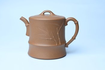 紫砂壶图片：美壶特惠 精工黄金段泥竹段 挺拔秀雅 茶人醉爱 - 宜兴紫砂壶网