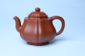 紫砂壶图片：美壶特惠 老朱泥高菱壶 茶人醉爱 - 宜兴紫砂壶网