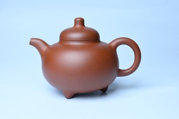 紫砂壶图片：潜力股周小培老师 老师家藏黄龙山一号井小红泥 全手工乳鼎壶 - 宜兴紫砂壶网