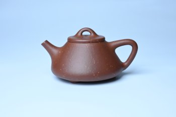 紫砂壶图片：美壶特惠 精致特好紫玉金砂子冶石瓢 做工和泥料不输千元作品 - 宜兴紫砂壶网