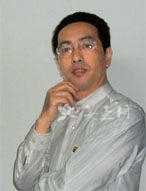 紫砂壶工艺师图片：鲍曙岩 - 宜兴紫砂壶网