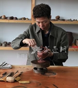 紫砂壶工艺师图片：曹安祥 - 宜兴紫砂壶网