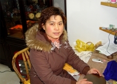 紫砂壶工艺师图片：吴菊芳 - 宜兴紫砂壶网