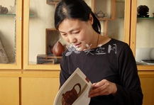 紫砂壶工艺师图片：许艳春 - 宜兴紫砂壶网