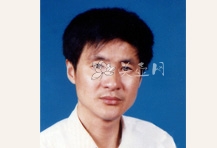 紫砂壶工艺师图片：吴亚克 - 宜兴紫砂壶网