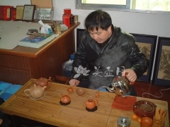 紫砂壶工艺师图片：崔龙喜 - 宜兴紫砂壶网
