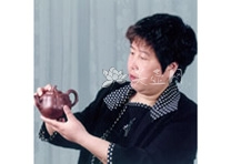 紫砂壶工艺师图片：梅宝玉 - 宜兴紫砂壶网