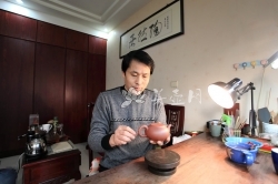 紫砂壶工艺师图片：蒋益军 - 宜兴紫砂壶网