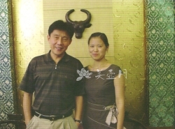 紫砂壶工艺师图片：刘红霞 - 宜兴紫砂壶网