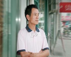 紫砂壶工艺师图片：姚忠 - 宜兴紫砂壶网