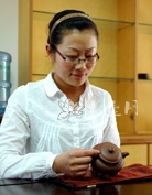 紫砂壶工艺师图片：徐兰 - 宜兴紫砂壶网