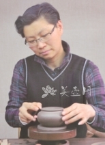紫砂壶工艺师图片：许丽娟 - 宜兴紫砂壶网