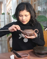 紫砂壶工艺师图片：朱志芬 - 宜兴紫砂壶网