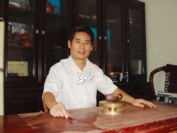 紫砂壶工艺师图片：徐永君 - 宜兴紫砂壶网