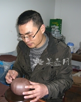 紫砂壶工艺师图片：徐健 - 宜兴紫砂壶网