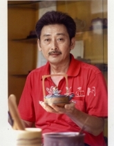 紫砂壶工艺师图片：朱其大 - 宜兴紫砂壶网