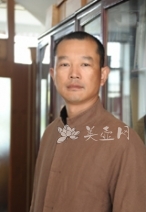 紫砂壶工艺师图片：叶洪斌 - 宜兴紫砂壶网