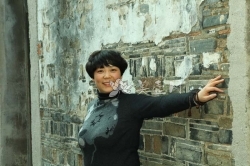 紫砂壶工艺师图片：吴春华 - 宜兴紫砂壶网