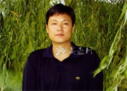 紫砂壶工艺师图片：王杏军 - 宜兴紫砂壶网