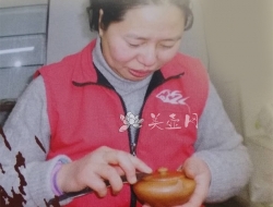 紫砂壶工艺师图片：江敏 - 宜兴紫砂壶网