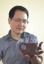 紫砂壶工艺师图片：顾余根 - 宜兴紫砂壶网