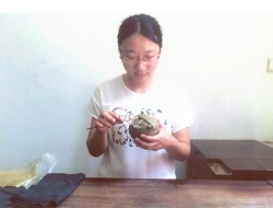 紫砂壶工艺师图片：徐敏娴 - 宜兴紫砂壶网