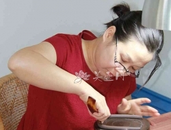 紫砂壶工艺师图片：王玉美 - 宜兴紫砂壶网
