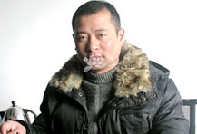 紫砂壶工艺师图片：华青 - 宜兴紫砂壶网