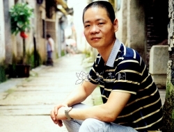 紫砂壶工艺师图片：范小中 - 宜兴紫砂壶网