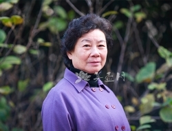 紫砂壶工艺师图片：沈遽华 - 宜兴紫砂壶网