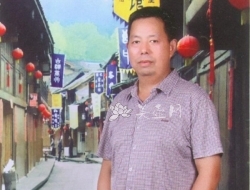 紫砂壶工艺师图片：周云龙 - 宜兴紫砂壶网