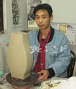 紫砂壶工艺师图片：卢建华 - 宜兴紫砂壶网