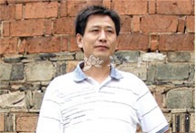 紫砂壶工艺师图片：何光宏 - 宜兴紫砂壶网