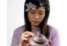 紫砂壶工艺师图片：王俊花 - 宜兴紫砂壶网