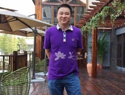 紫砂壶工艺师图片：王家新 - 宜兴紫砂壶网