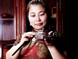 紫砂壶工艺师图片：曹竞方 - 宜兴紫砂壶网