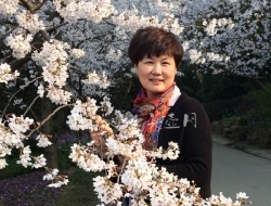 紫砂壶工艺师图片：杨逸文 - 宜兴紫砂壶网