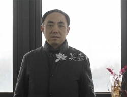 紫砂壶工艺师图片：刘军 - 宜兴紫砂壶网