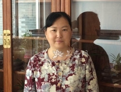 紫砂壶工艺师图片：何钟 - 宜兴紫砂壶网