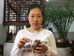 紫砂壶工艺师图片：邵彬杰 - 宜兴紫砂壶网