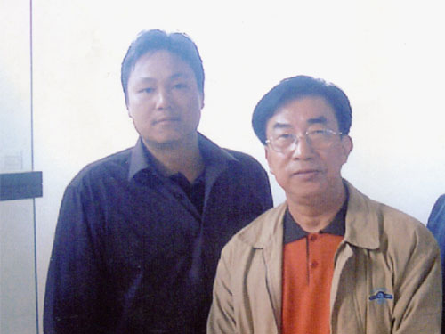 紫砂壶图片：与中国工艺美术大师谭泉海 - 宜兴紫砂壶网