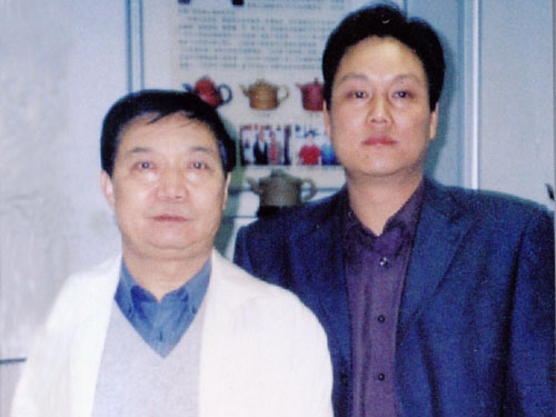 紫砂壶图片：与宜兴陶瓷协会会长史俊棠 - 宜兴紫砂壶网
