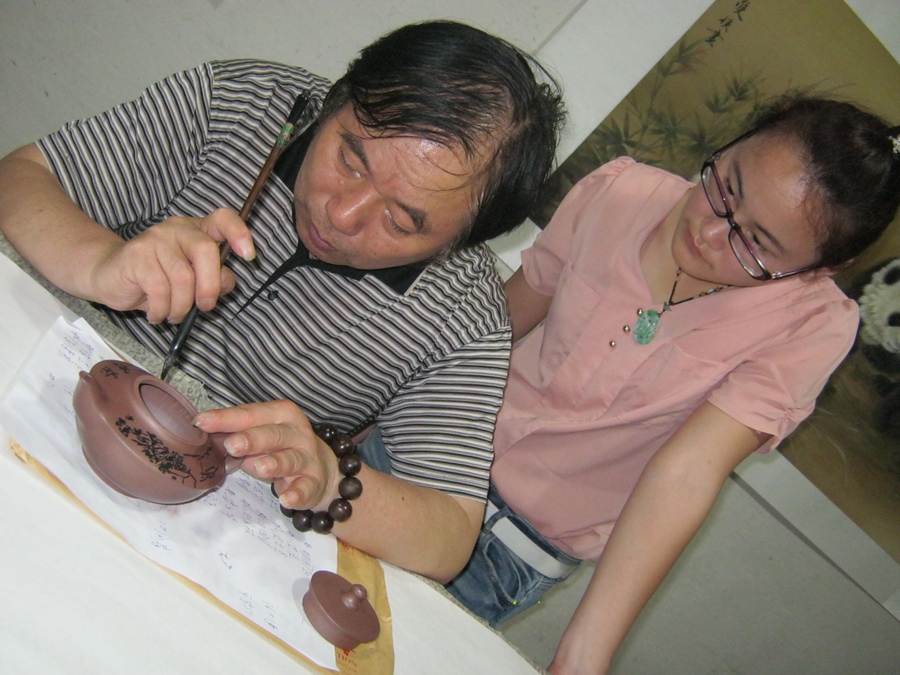 紫砂壶图片：中美协杭中吉老师为其玉柱题画 - 宜兴紫砂壶网